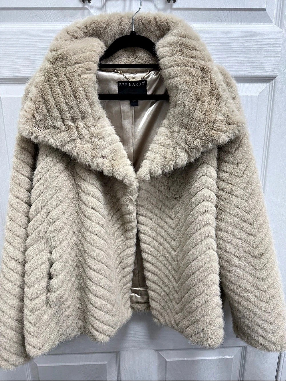 Bernardo Quilted Faux Fur Jacket in Oatmeal - Like New